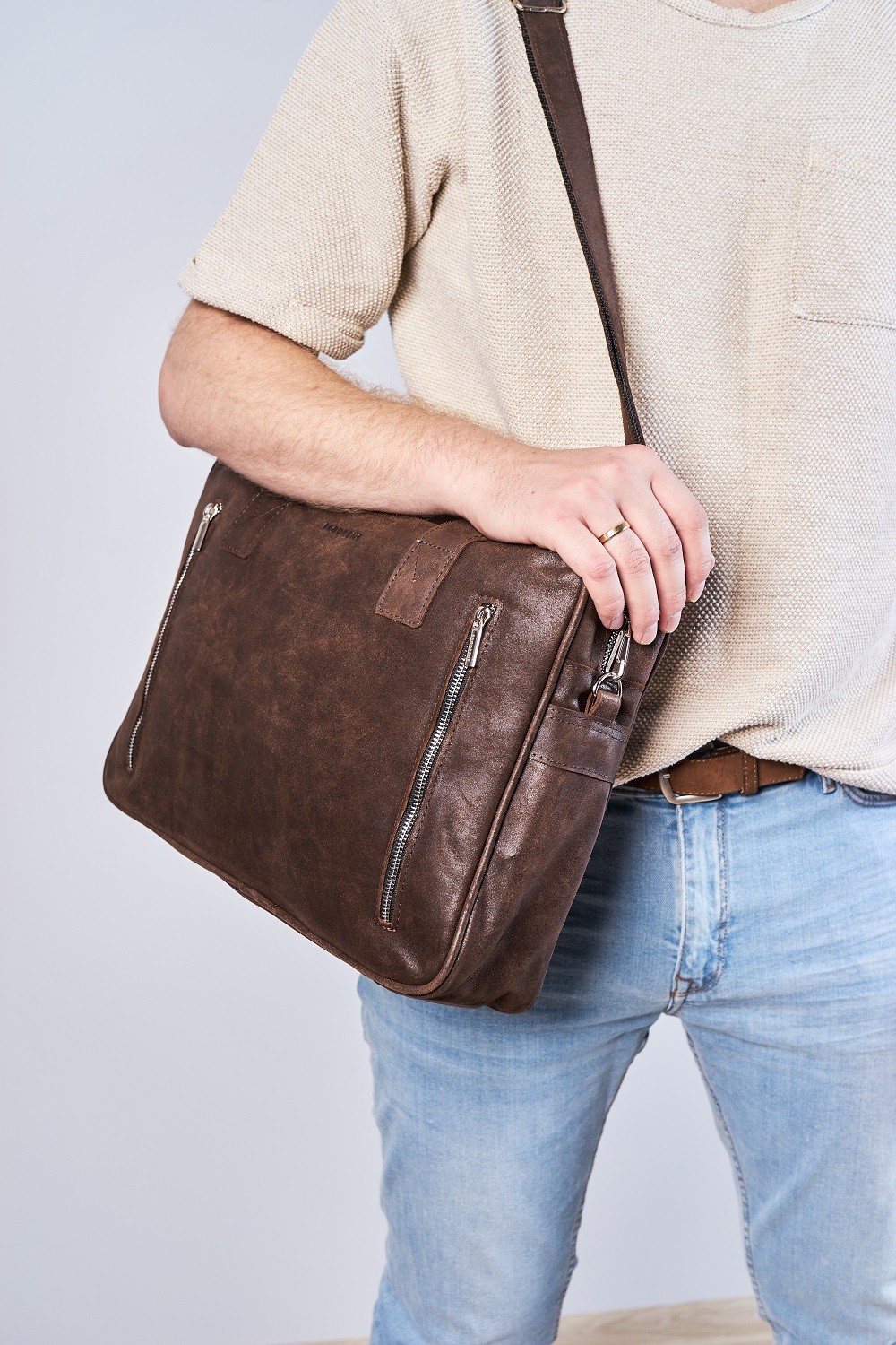 Męska torba na ramię ze skóry brødrene bl02 ciemny brąz - obrazek 5